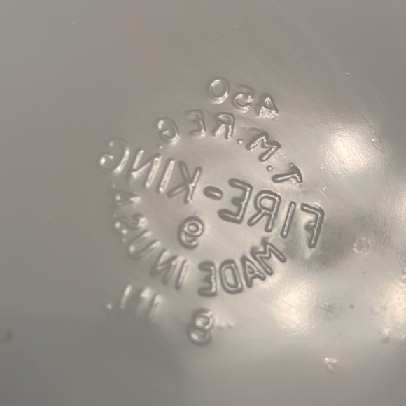 Vintage 50’s Fire King White Milk Glass 8” Round Baking Dish with Handles - Picture 4 of 8